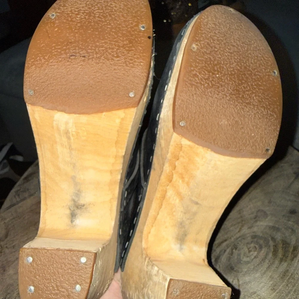 Swedish Hasbeens Black and Tan Mules - Picture 3 of 5